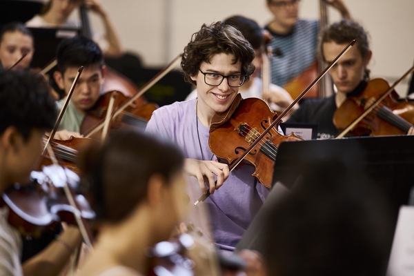 Alex Monro playing principal viola in Australian Youth Orchestra's Alexander Orchestra at National Music Camp 2026, photo by Claudio Raschella