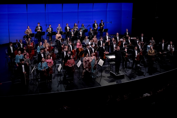 Alex Monro playing viola in the Australian Youth Orchestra's Flagship Season 'Brave New World' in Darwin in July 2026, photo by Jethro Llewellyn